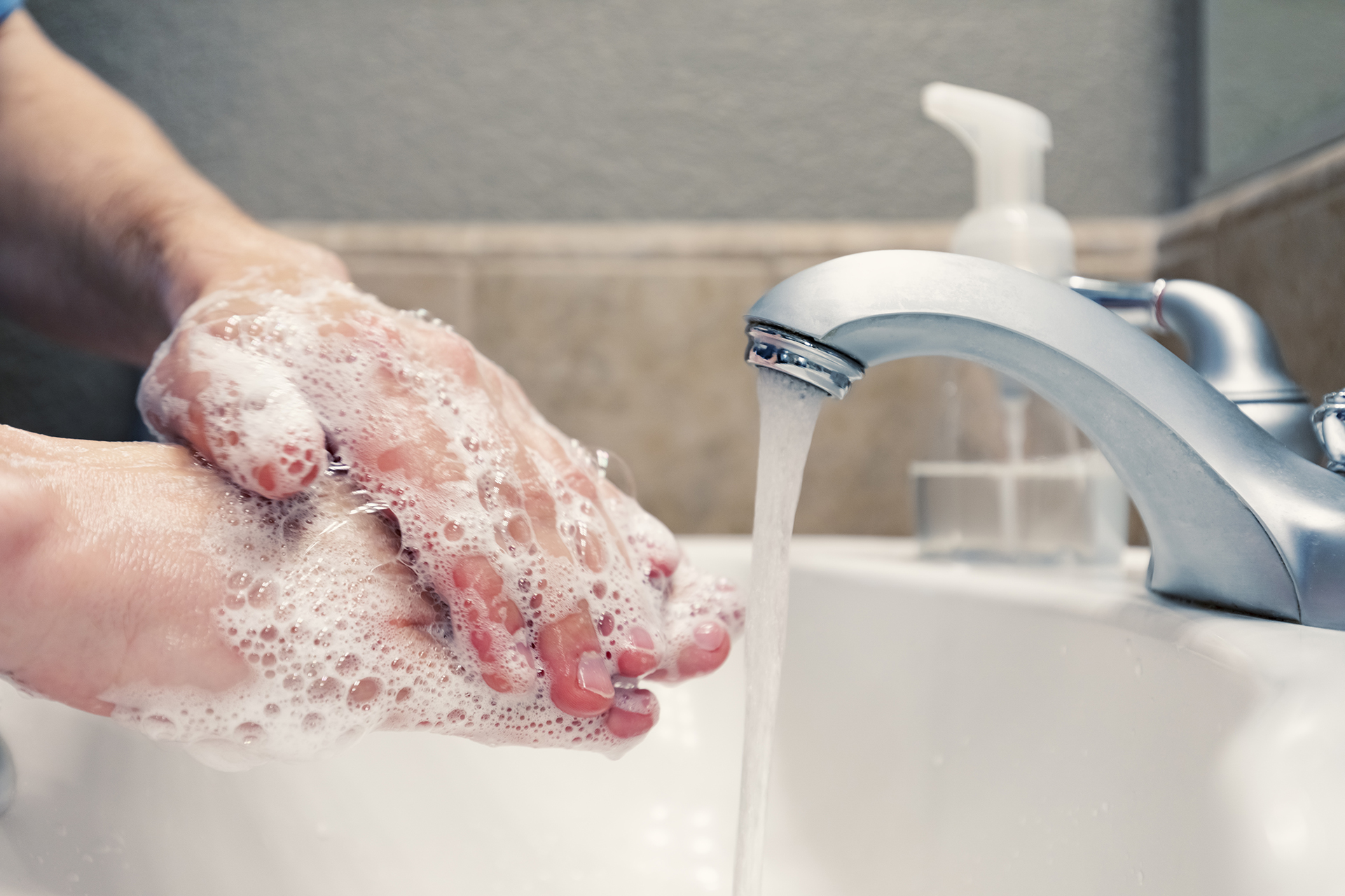 washing-hands-with-soap-L68M98Y