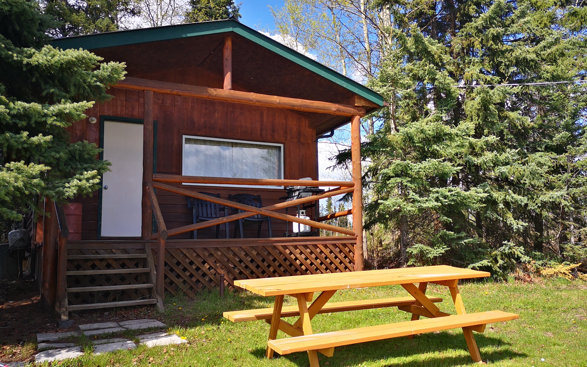 Tatuk Lake Cabin 5 - exterior
